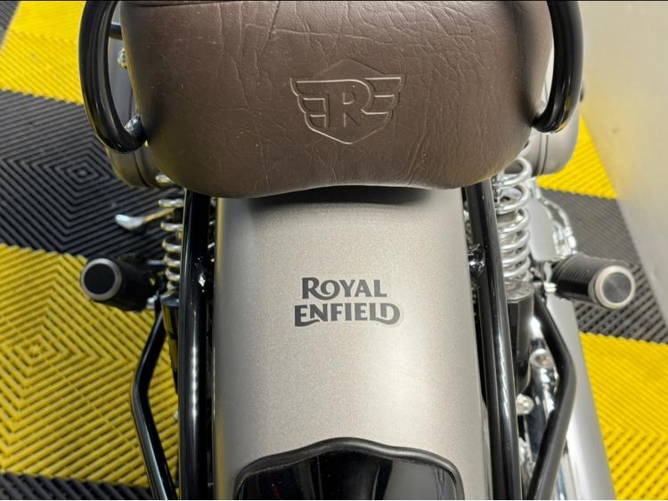 ROYAL ENFIELD CLASSIC 500  