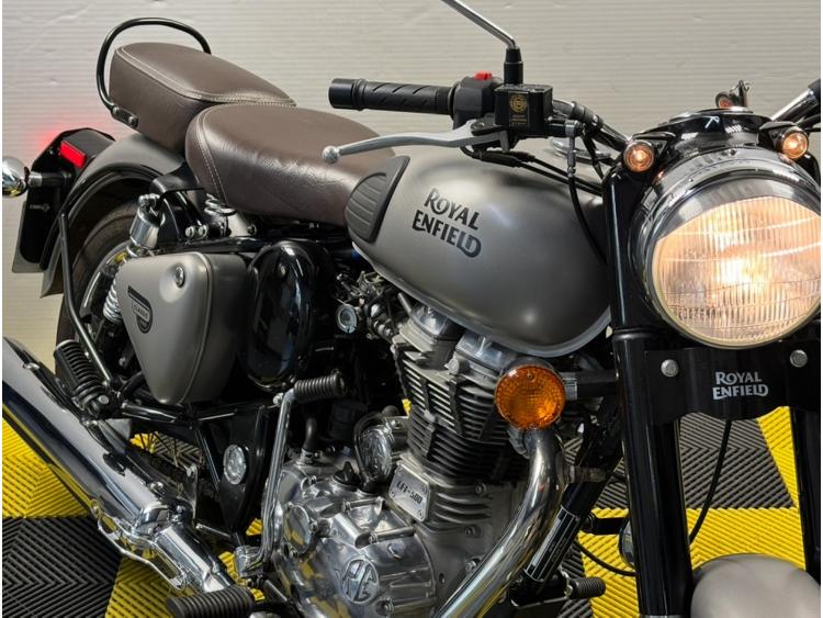 ROYAL ENFIELD CLASSIC 500  