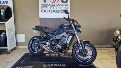 YAMAHA MT-09