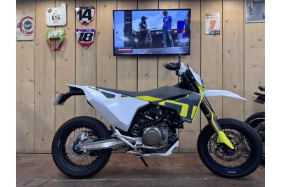 HUSQVARNA 701 SUPERMOTO