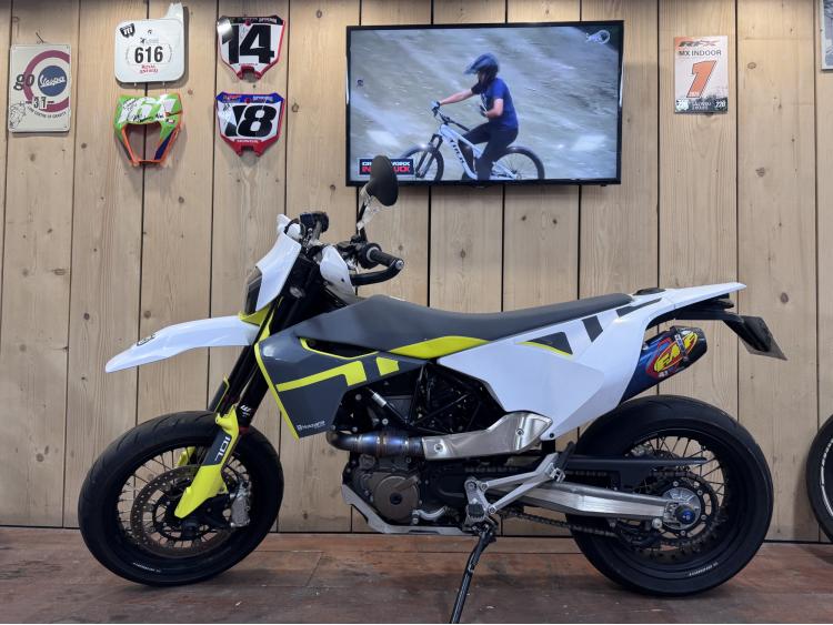 HUSQVARNA 701 SUPERMOTO
