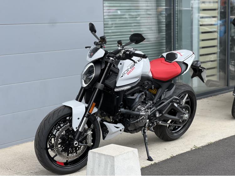 DUCATI MONSTER +
