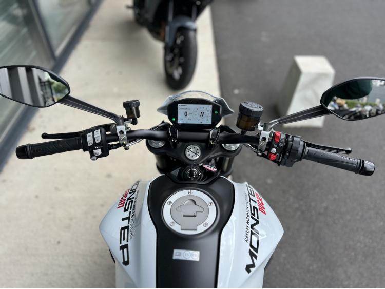 DUCATI MONSTER +