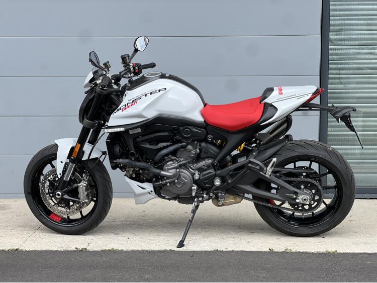 DUCATI MONSTER +