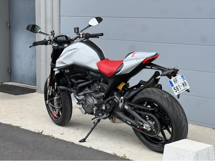 DUCATI MONSTER +