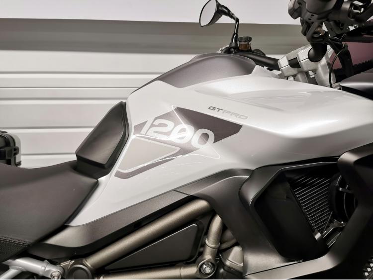 TRIUMPH TIGER 1200 GT PRO 1ERE MAIN 