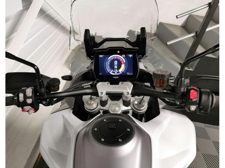TRIUMPH TIGER 1200 GT PRO 1ERE MAIN 