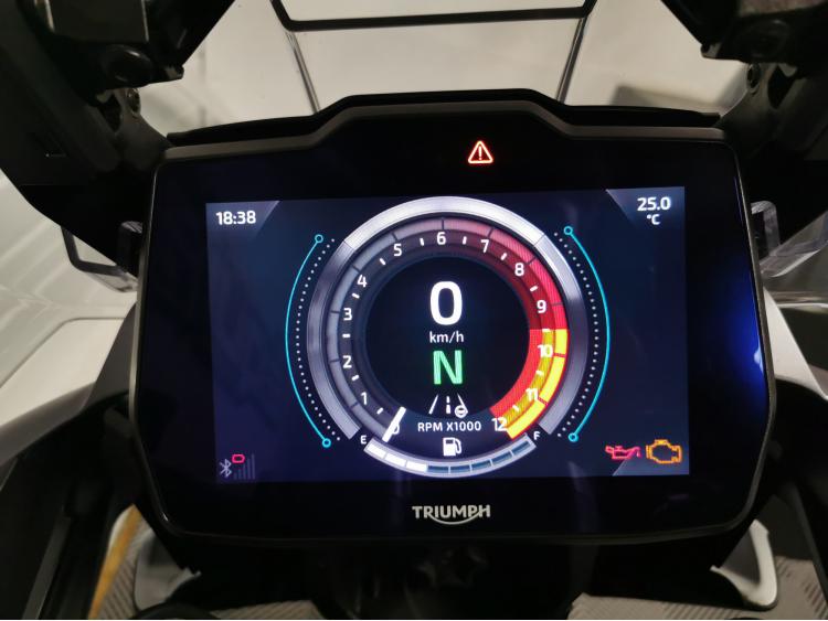 TRIUMPH TIGER 1200 GT PRO 1ERE MAIN 