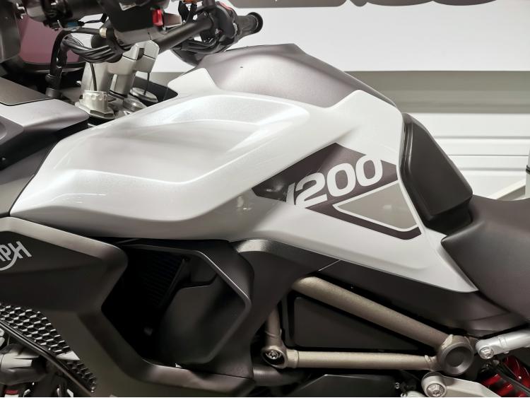 TRIUMPH TIGER 1200 GT PRO 1ERE MAIN 