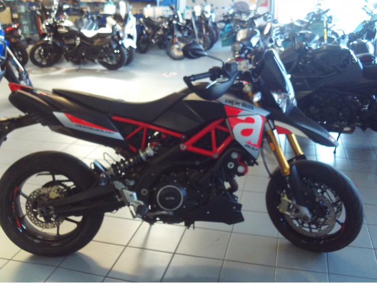 APRILIA DORSODURO 900 ABS