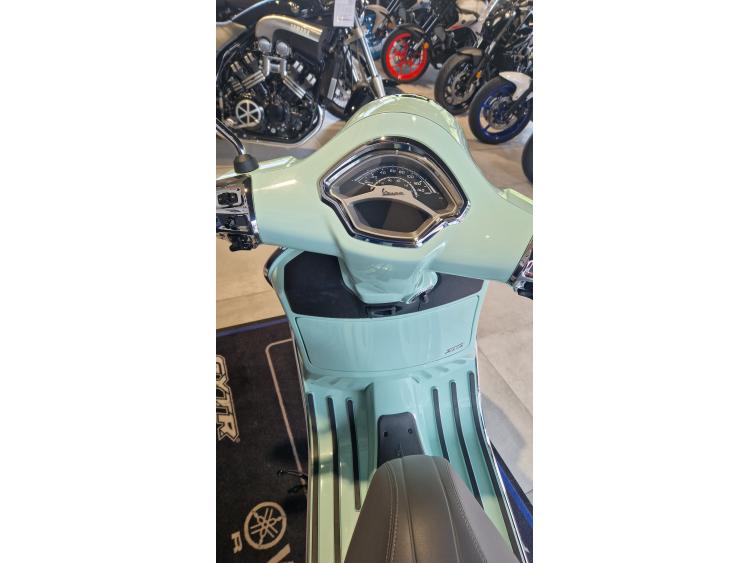 PIAGGIO VESPA 300 gts