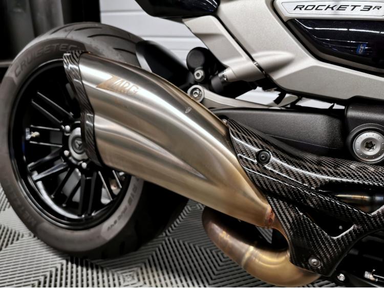 TRIUMPH ROCKET 3 R 2500 cm3 - 3R III