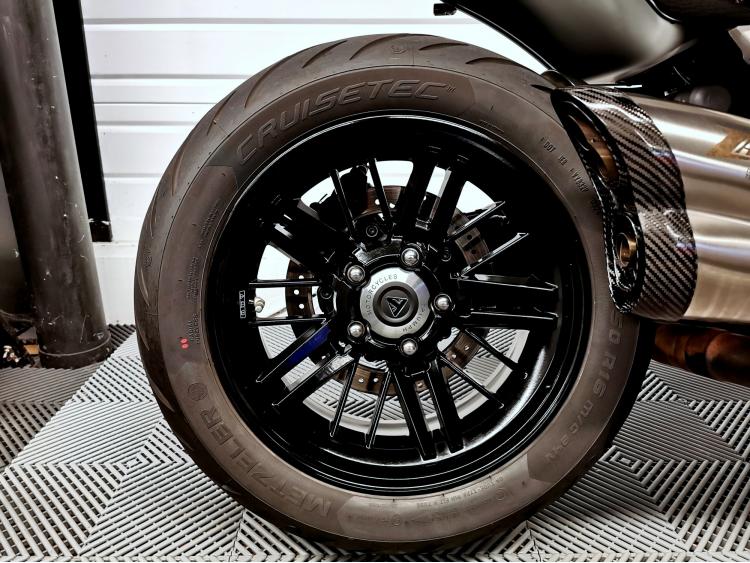 TRIUMPH ROCKET 3 R 2500 cm3 - 3R III