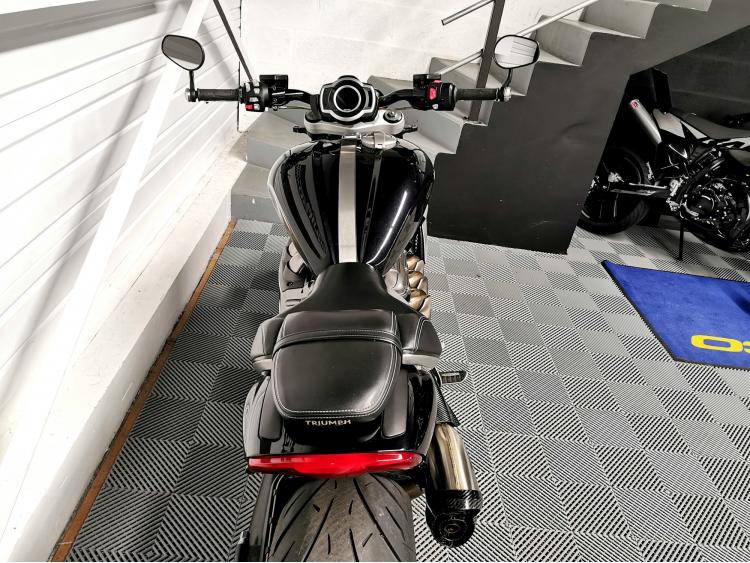 TRIUMPH ROCKET 3 R 2500 cm3 - 3R III