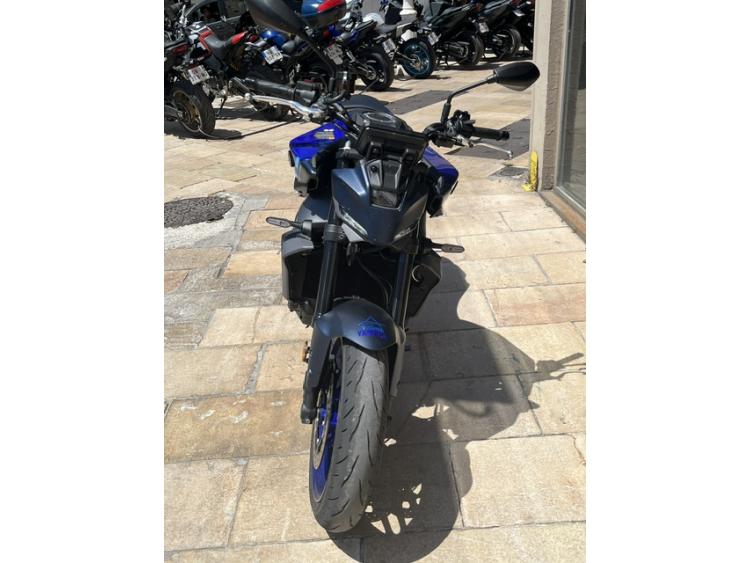 YAMAHA MT-09