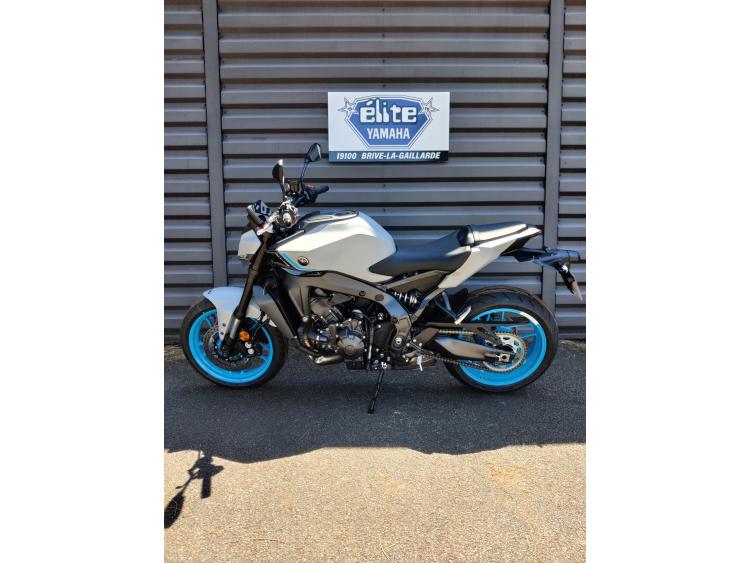 YAMAHA MT-09