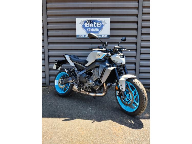 YAMAHA MT-09