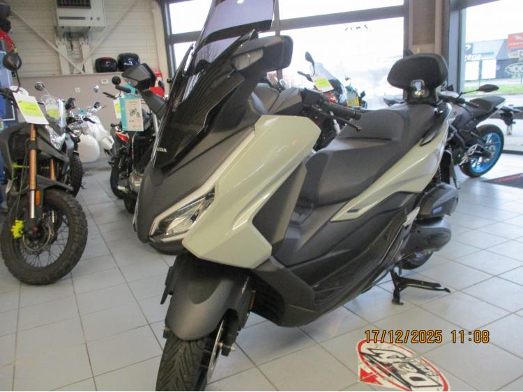 HONDA NSS FORZA  125AD