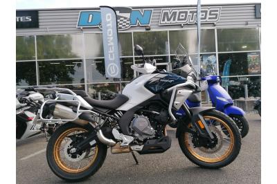 CF MOTO MT 700