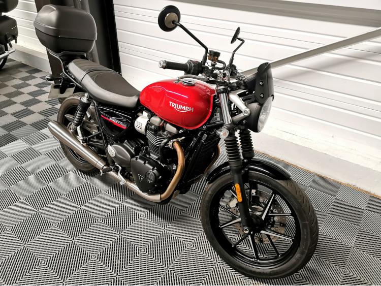 TRIUMPH STREET TWIN  900 - ELIGIBLE A2