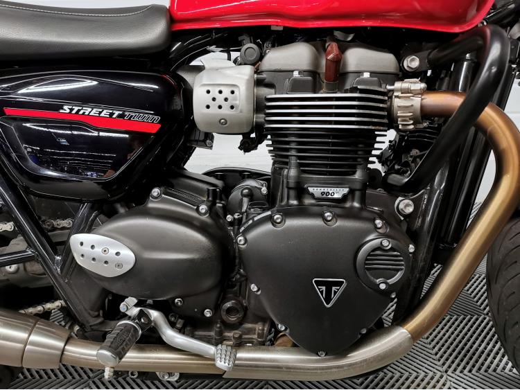 TRIUMPH STREET TWIN  900 - ELIGIBLE A2