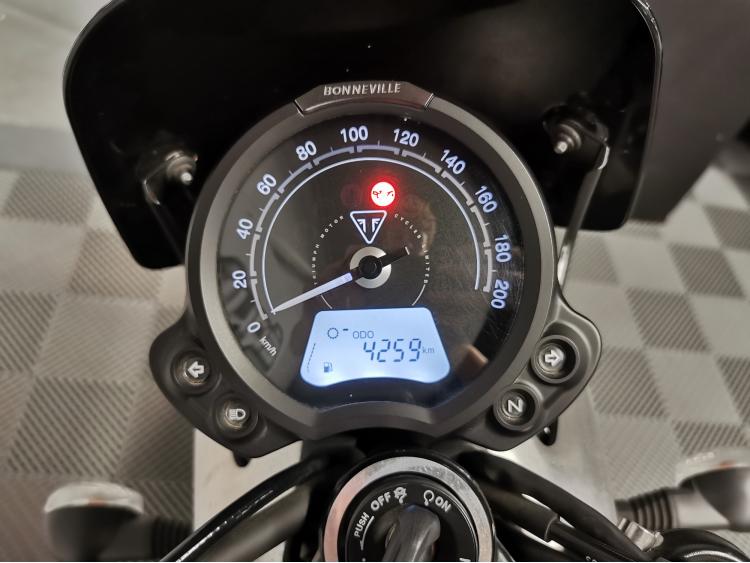 TRIUMPH STREET TWIN  900 - ELIGIBLE A2
