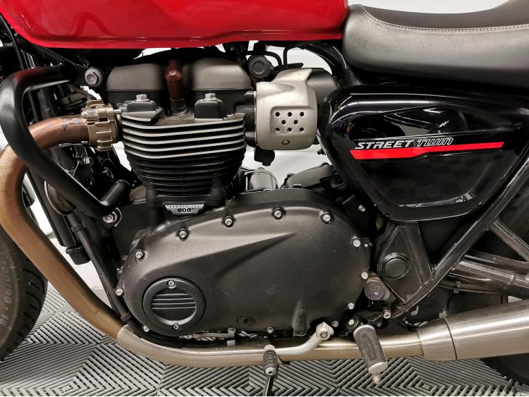 TRIUMPH STREET TWIN  900 - ELIGIBLE A2