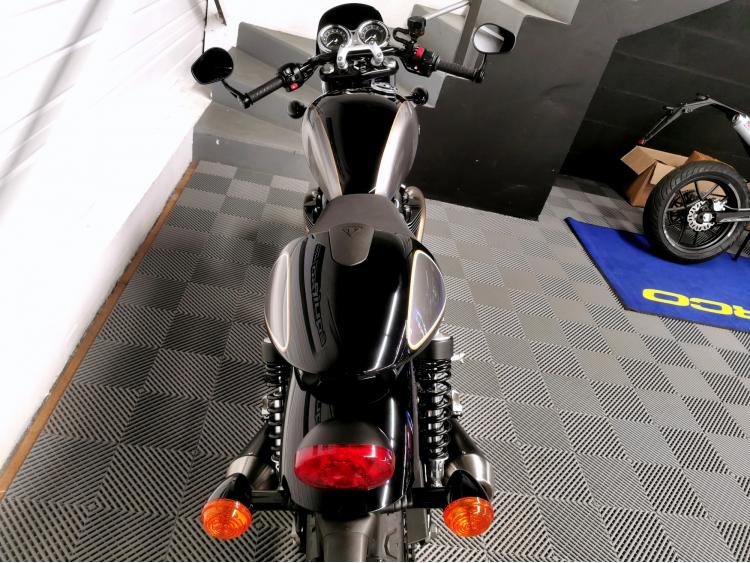 TRIUMPH STREET CUP 900