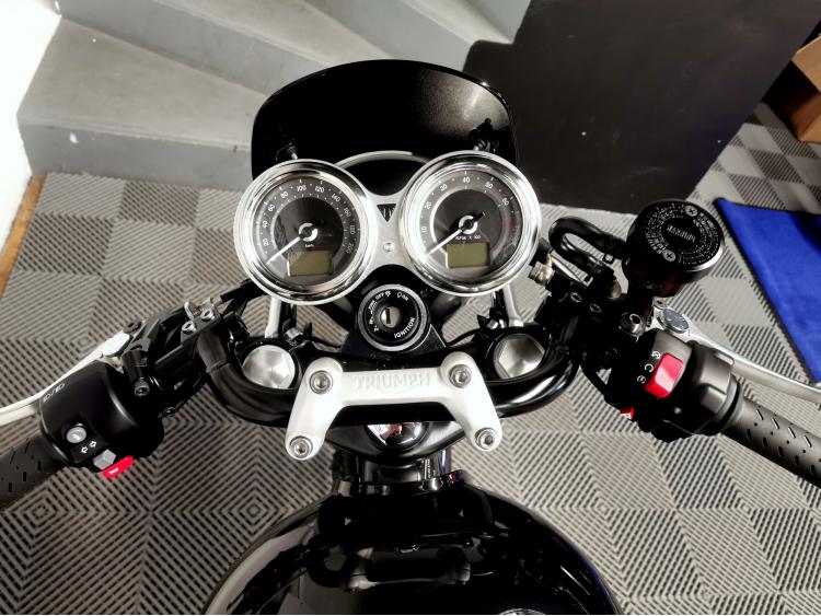 TRIUMPH STREET CUP 900