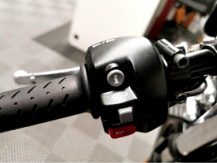 TRIUMPH STREET CUP 900