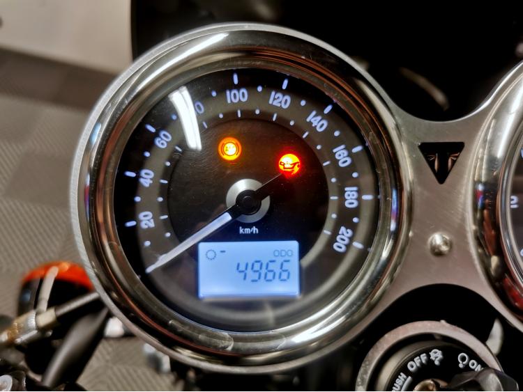 TRIUMPH STREET CUP 900