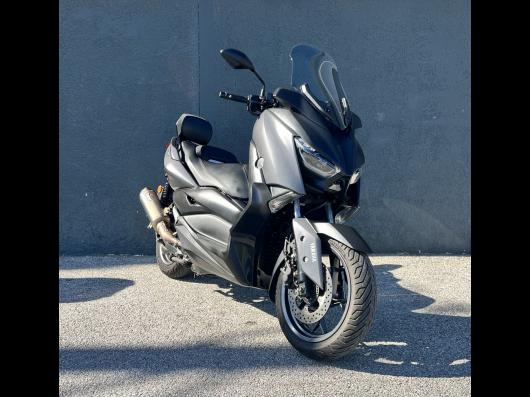 YAMAHA XMAX 300