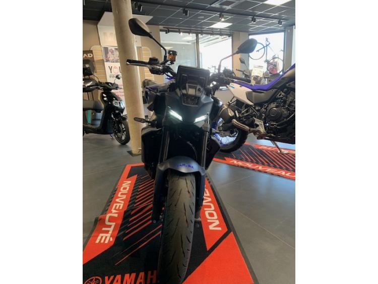 YAMAHA MT-09