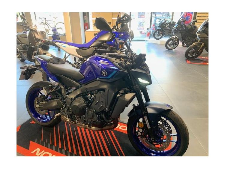 YAMAHA MT-09