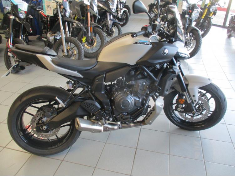 YAMAHA MT-07 (47.5CV)