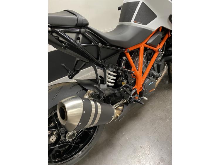 KTM 1290 SUPER DUKE R garantie 12 mois 