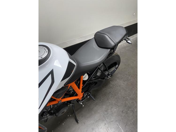 KTM 1290 SUPER DUKE R garantie 12 mois 