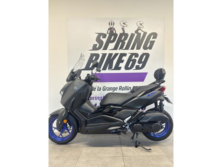 YAMAHA XMAX 125