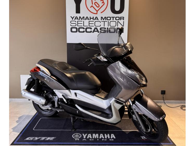 YAMAHA XMAX 125
