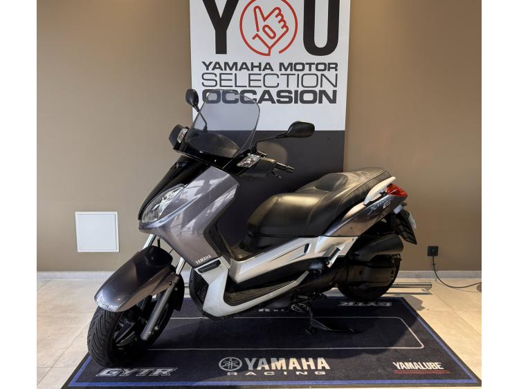 YAMAHA XMAX 125