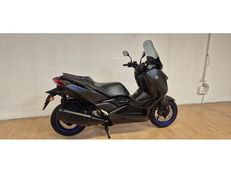 YAMAHA XMAX 300