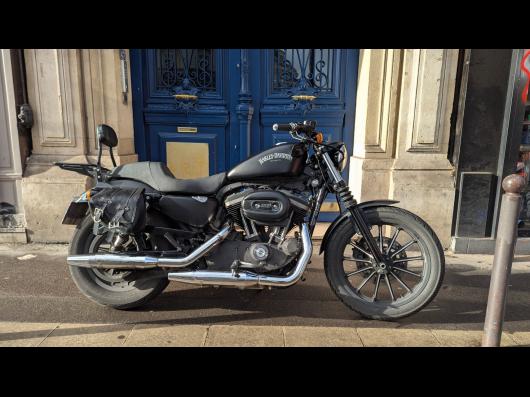 HARLEY-DAVIDSON SPORTSTER IRON 883