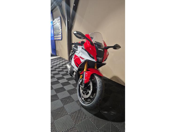YAMAHA YZF-R7 WORLD GP 70TH ANNIVERSARY