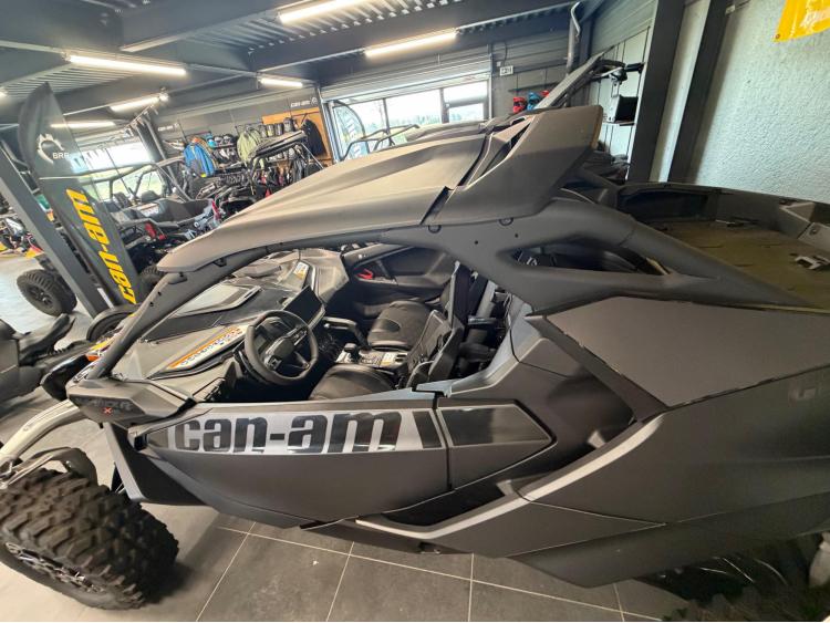 CAN-AM MAVERICK R / Maverick X3