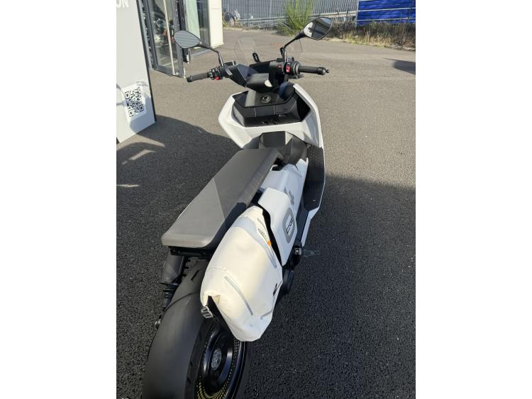 BMW CE 04