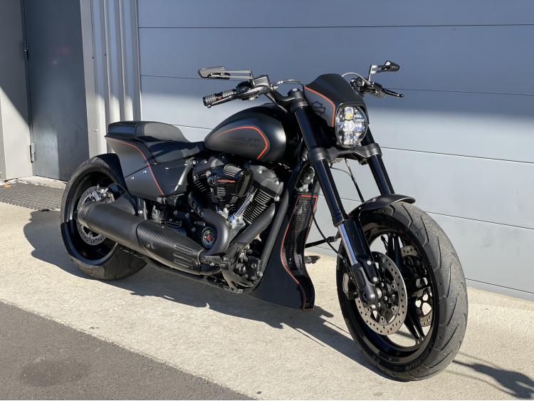 HARLEY-DAVIDSON FXDR 114 