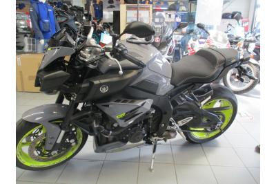 YAMAHA MT-10