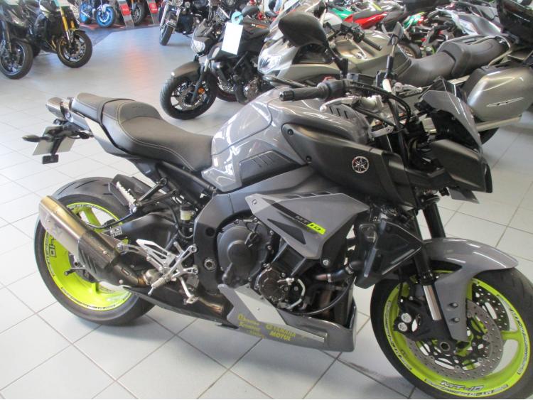 YAMAHA MT-10