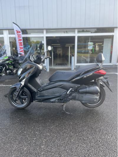 YAMAHA XMAX 125