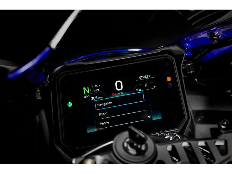 YAMAHA R9